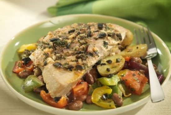 MEDITERRANEAN VEGETABLES AND TUNA STEAK PARCELS